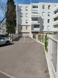Annonce Location Parking Saint-priest 69