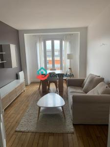 For rent Paris-18eme-arrondissement 3 rooms 66 m2 Paris (75018) photo 0