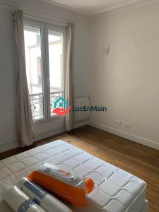 Louer Appartement Paris-18eme-arrondissement 1880 euros