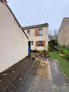 For rent Champs-sur-marne 4 rooms 77 m2 Seine et marne (77420) photo 0