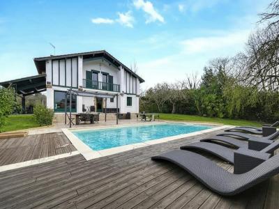 For sale Urrugne 7 rooms 226 m2 Pyrenees atlantiques (64122) photo 0