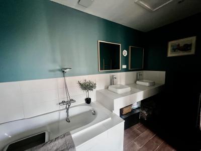 For sale 6 rooms 135 m2 Gard (30800) photo 4