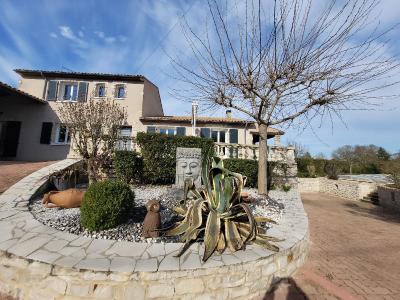 For sale 5 rooms 173 m2 Charente maritime (17400) photo 0