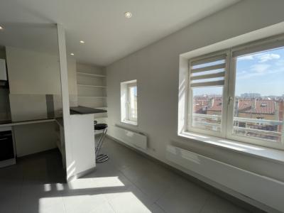 For rent Lyon-7eme-arrondissement 2 rooms 43 m2 Rhone (69007) photo 0