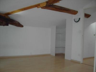 Louer Maison Belleserre 767 euros