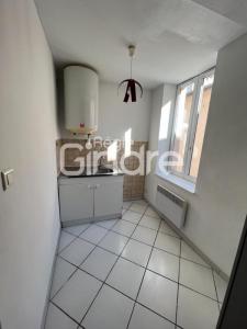 Louer Appartement Lyon-4eme-arrondissement 504 euros