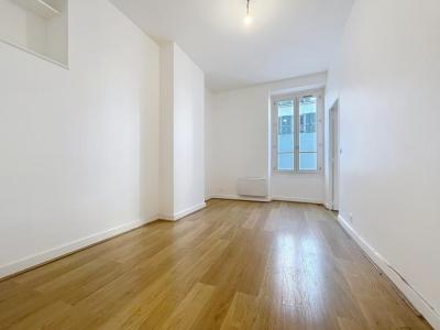 For rent Paris-15eme-arrondissement 2 rooms 39 m2 Paris (75015) photo 0