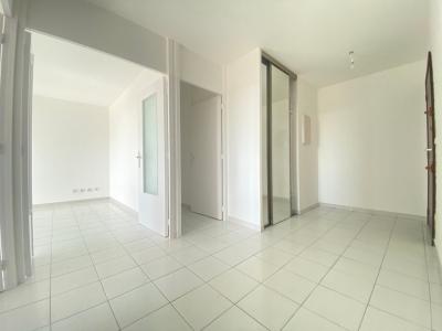 Louer Appartement Saint-laurent-du-var 1450 euros