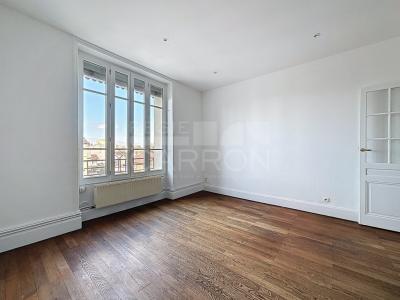 For rent Lyon-3eme-arrondissement 3 rooms 75 m2 Rhone (69003) photo 0