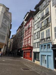 For sale Bayonne 144 m2 Pyrenees atlantiques (64100) photo 1