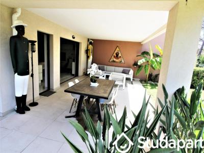 Louer Appartement 85 m2 Saint-raphael