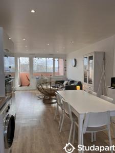 For rent Guyancourt 1 room 23 m2 Yvelines (78280) photo 2