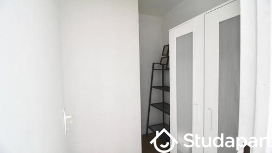 Louer Appartement 10 m2 Nanterre