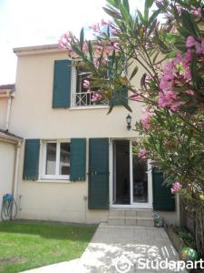 For rent Asnieres-sur-seine 1 room 13 m2 Hauts de Seine (92600) photo 2