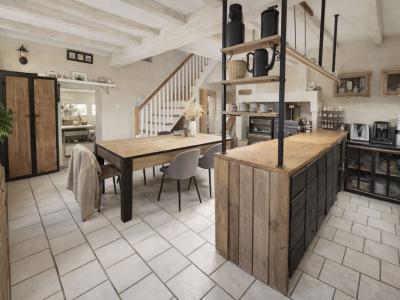 For sale 6 rooms 160 m2 Vendee (85200) photo 0