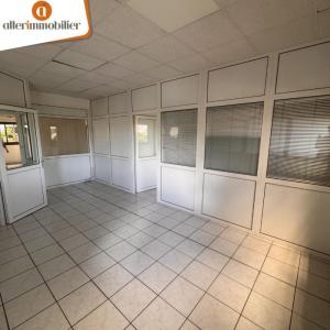 Louer Bureau 98 m2 Port