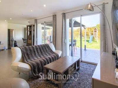 For sale Ligne 6 rooms 130 m2 Loire atlantique (44850) photo 2