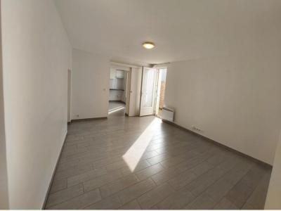 For rent Champs-sur-marne 1 room 32 m2 Seine et marne (77420) photo 0