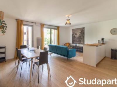 For rent Bordeaux 1 room 13 m2 Gironde (33300) photo 0