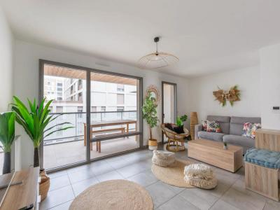 For sale Bron 4 rooms 80 m2 Rhone (69500) photo 0