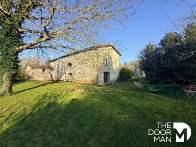 For sale Saint-gelais 8 rooms 270 m2 Deux sevres (79410) photo 0