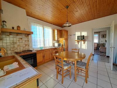 For sale 5 rooms 112 m2 Vendee (85520) photo 2