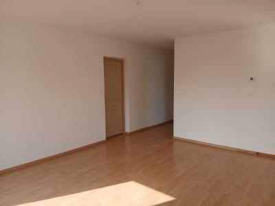 Louer Appartement Grand-charmont 677 euros
