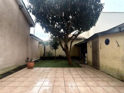 For sale Begles 4 rooms 105 m2 Gironde (33130) photo 1