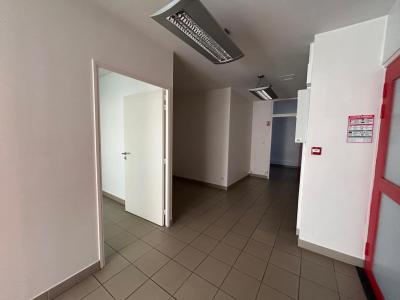 Louer Commerce Bourg-en-bresse 8325 euros