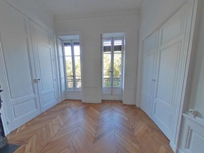 Louer Appartement Lyon-2eme-arrondissement 2823 euros