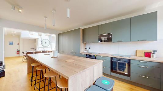 Louer Appartement 618 m2 Suresnes