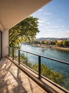 For sale Suresnes 3 rooms 72 m2 Hauts de Seine (92150) photo 0