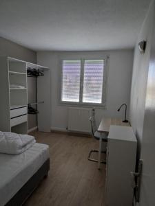 For rent Pessac 1 room 10 m2 Gironde (33600) photo 0