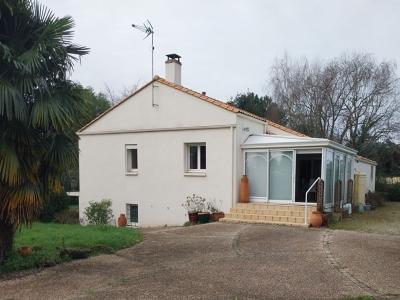 For sale Fontenay-le-comte 8 rooms 105 m2 Vendee (85200) photo 0