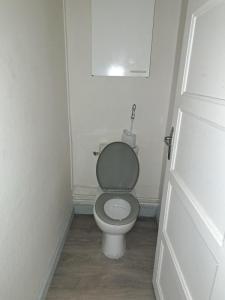 Louer Appartement Roche-la-moliere 363 euros