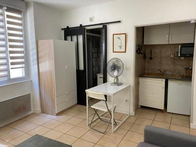 Louer Appartement 17 m2 Nimes