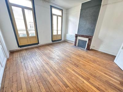 Acheter Appartement  945 euros