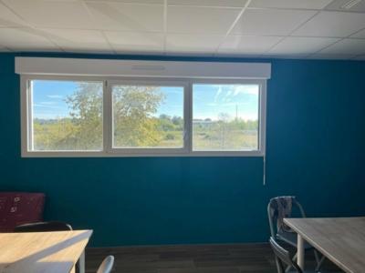 Louer Commerce 175 m2 Izon