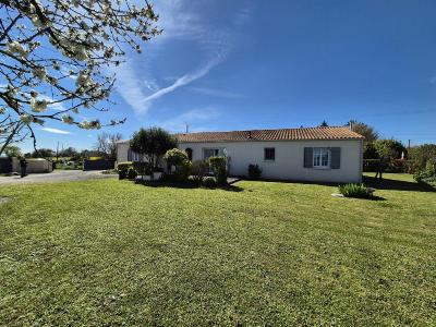 For sale 4 rooms 145 m2 Charente maritime (17330) photo 0