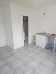 For rent Chanteloup-les-vignes 1 room 15 m2 Yvelines (78570) photo 1