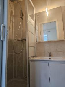 For rent Chanteloup-les-vignes 1 room 15 m2 Yvelines (78570) photo 2