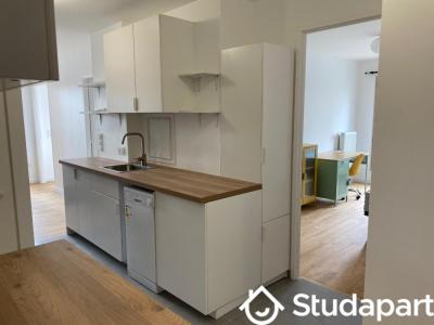 Louer Appartement 11 m2 Paris-18eme-arrondissement