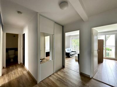 For sale Angers 4 rooms 74 m2 Maine et loire (49100) photo 2