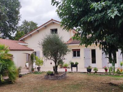 For sale Sadirac 5 rooms 151 m2 Gironde (33670) photo 2
