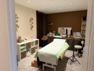 Louer Commerce Lalbenque 11664 euros