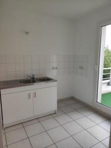 Louer Appartement Neuville-en-ferrain 765 euros