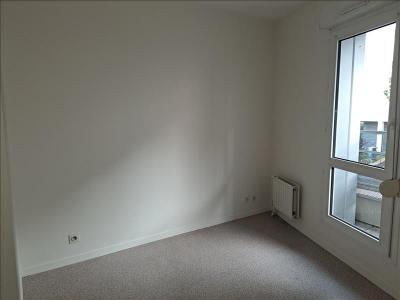 For rent Rennes 2 rooms 27 m2 Ille et vilaine (35000) photo 2