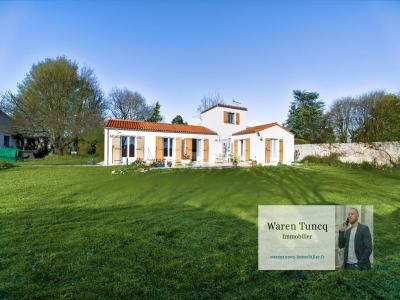 For sale Saint-sauveur-d'aunis 4 rooms 134 m2 Charente maritime (17540) photo 0