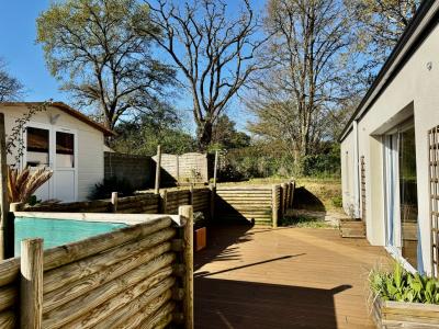 For sale 1.5KM DU BOURG 4 rooms 99 m2 Vendee (85440) photo 0