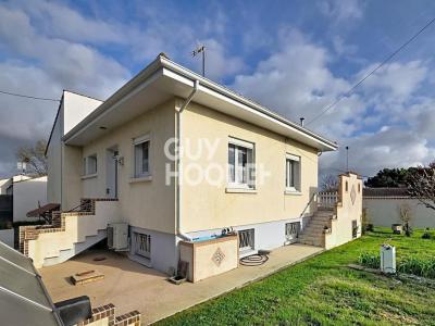 For sale Surgeres 6 rooms 170 m2 Charente maritime (17700) photo 0